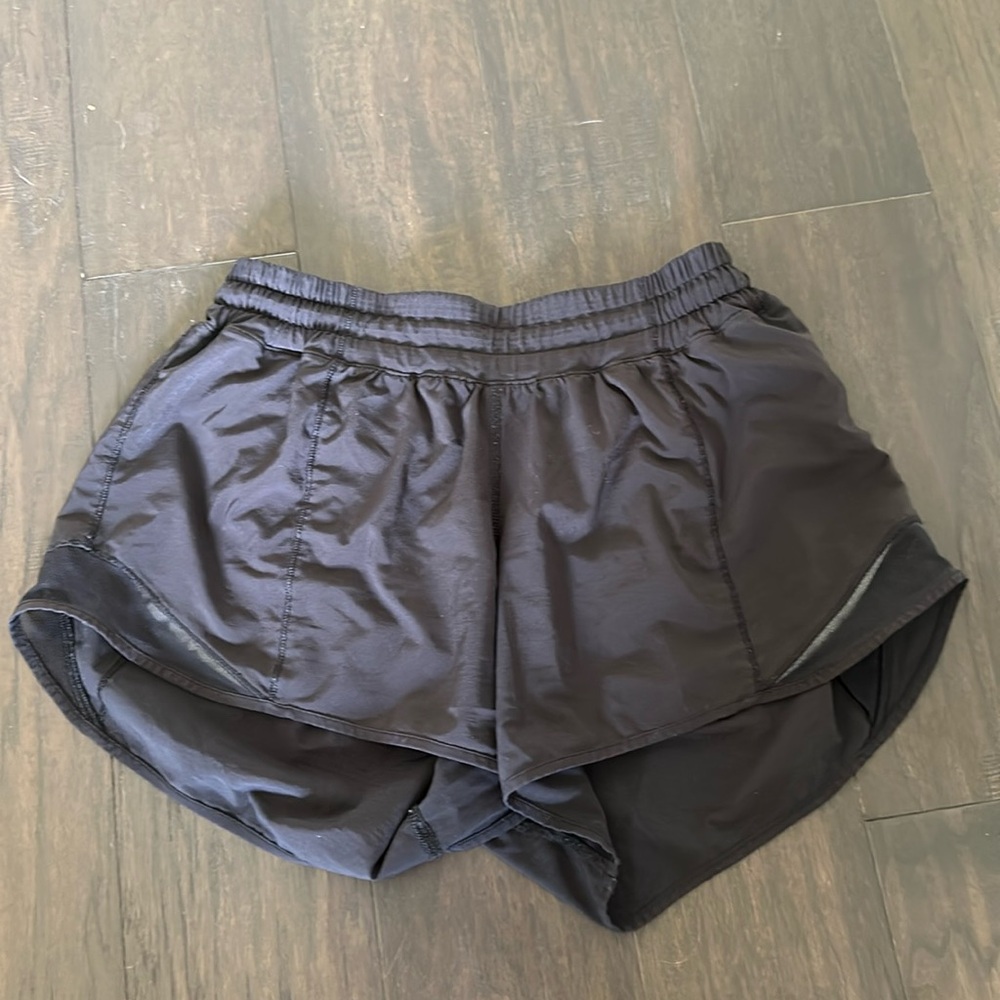 Lululemon Black 4 Inch Hotty Hot Short